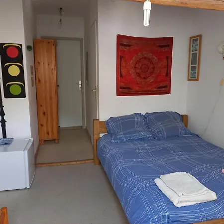 Chez Bernard Bed & Breakfast